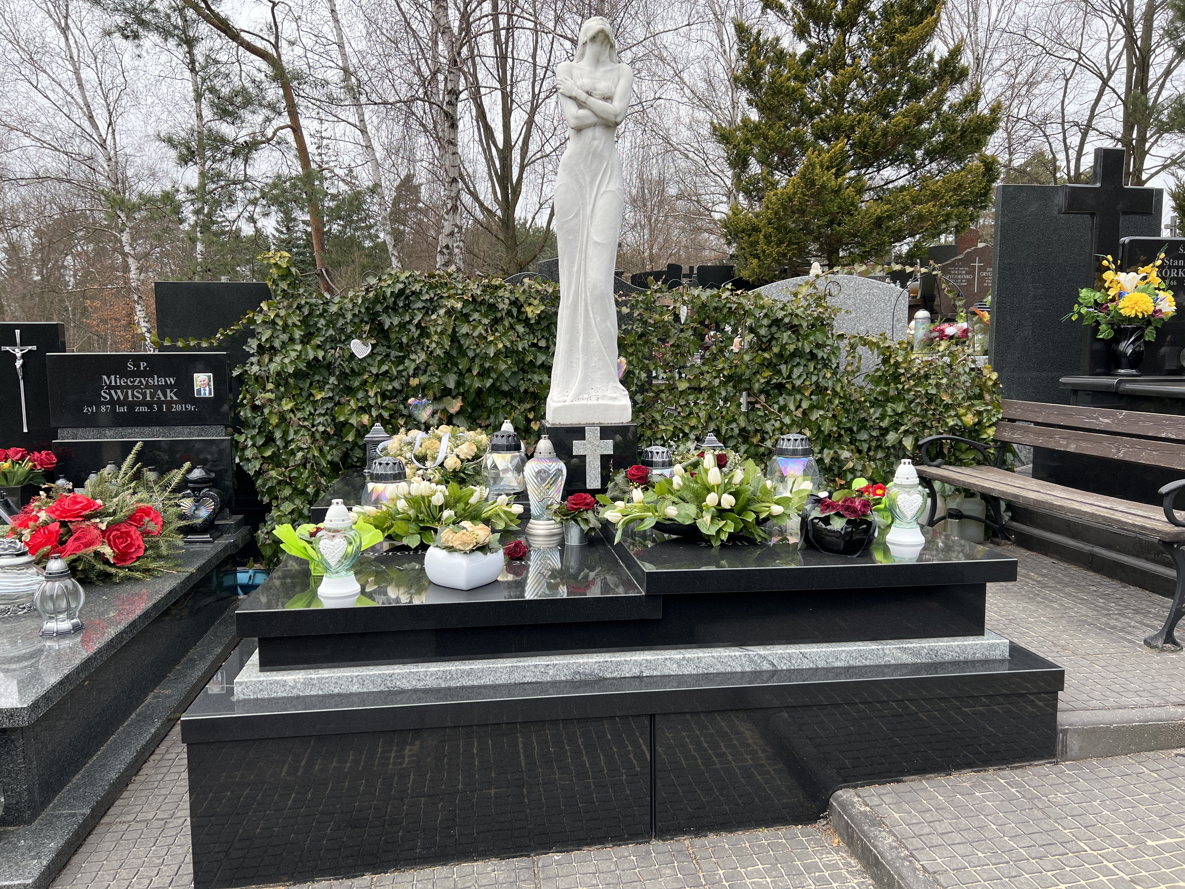 Dorota Mariańska 1987 Stara Miłosna - Grobonet - Wyszukiwarka osób pochowanych